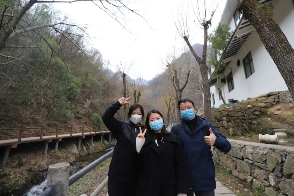 阳春三月,草长莺飞,重渡沟踏青正当时 阳春三月,草长莺飞,重渡沟踏青正当时