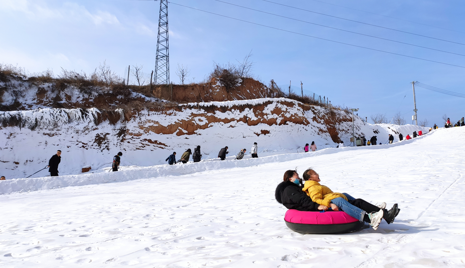 高平卧龙湾滑雪场图片