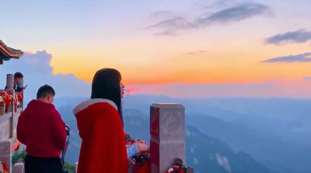 老君山景区：2022年2月22日，“有爱日”愿你好运加倍、成双成对