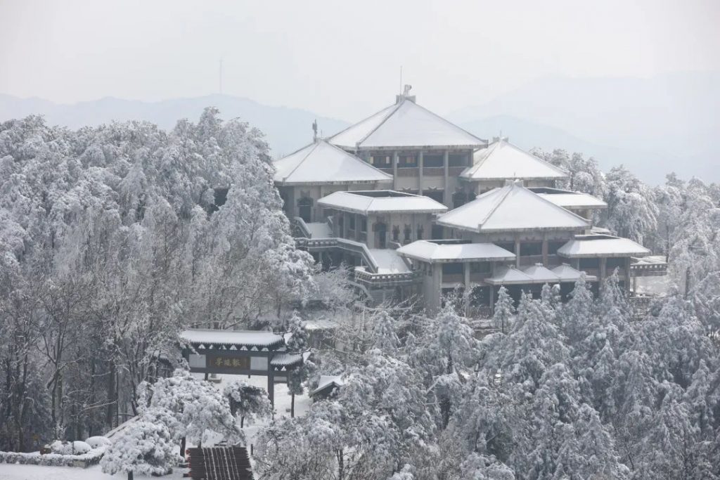 一场春雪，惊艳了鸡公山