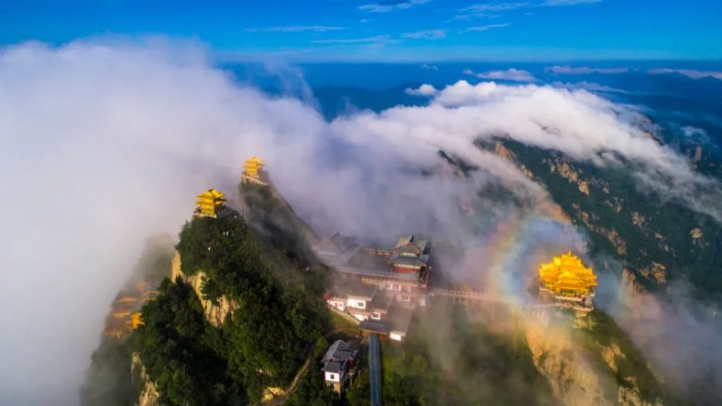 “豫见春天·惠游老家”老君山景区对全国人民免门票！