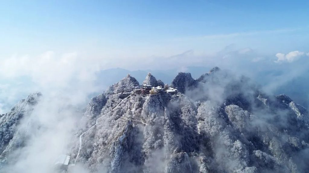“豫见春天·惠游老家”老君山景区对全国人民免门票！