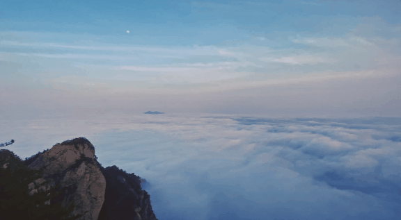 老君山：一場(chǎng)秋雨，一幅美景！登山觀云海如沐仙境！-風(fēng)光網(wǎng)視