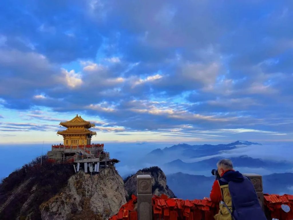 老君山夕阳云海加夜景，也就心动了10096次！