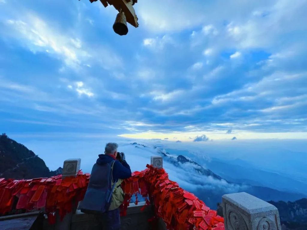 老君山夕阳云海加夜景，也就心动了10096次！