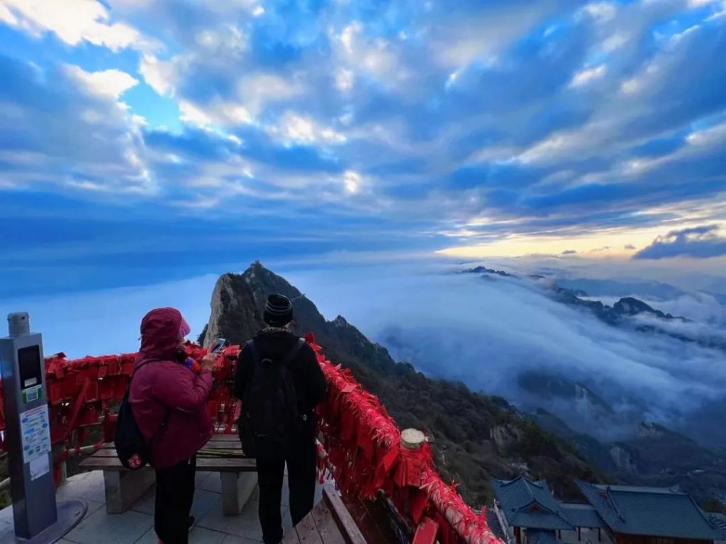 老君山夕阳云海加夜景，也就心动了10096次！