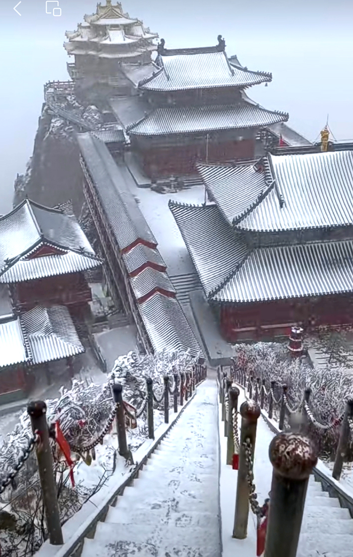 老君山又下雪了，我们的快乐回来了！-风光网视