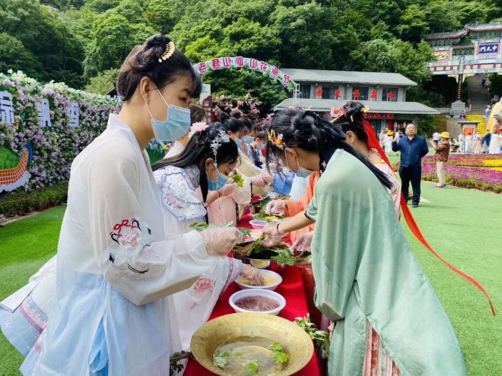 “槲粽飘香 古韵传承”2023老君山端午文化节温情来袭！